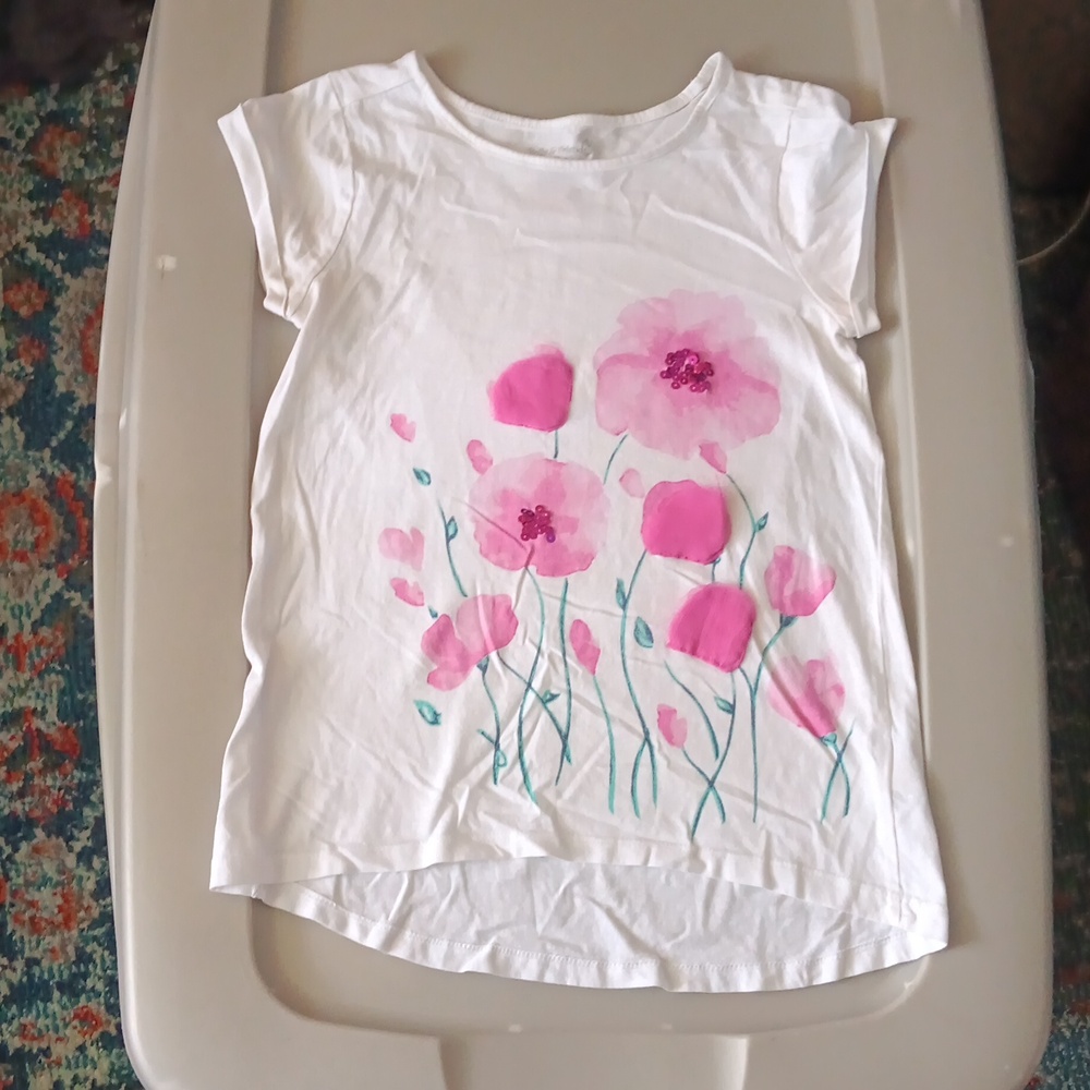 Polly & Friends high-low top with floral design